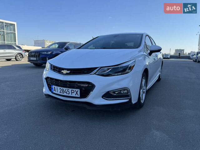 Белый Шевроле Круз, объемом двигателя 1.4 л и пробегом 180 тыс. км за 9200 $, фото 2 на Automoto.ua