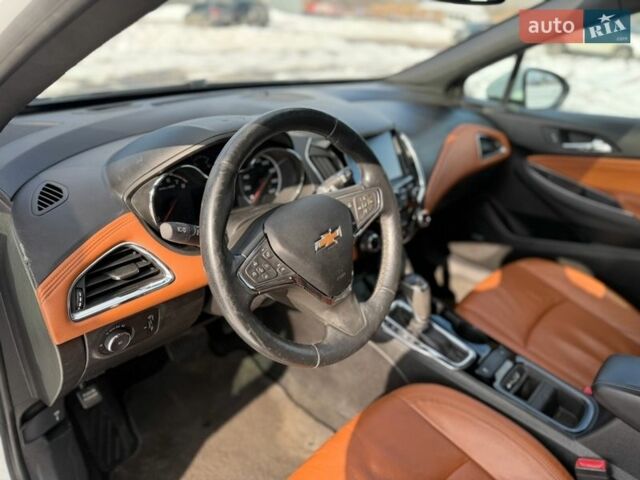 Белый Шевроле Круз, объемом двигателя 1.4 л и пробегом 135 тыс. км за 8000 $, фото 19 на Automoto.ua