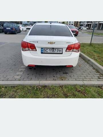 Белый Шевроле Круз, объемом двигателя 1.8 л и пробегом 400 тыс. км за 5250 $, фото 10 на Automoto.ua