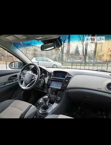 Белый Шевроле Круз, объемом двигателя 1.8 л и пробегом 400 тыс. км за 5250 $, фото 8 на Automoto.ua