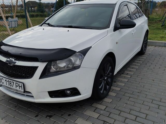 Белый Шевроле Круз, объемом двигателя 1.8 л и пробегом 399 тыс. км за 5300 $, фото 3 на Automoto.ua