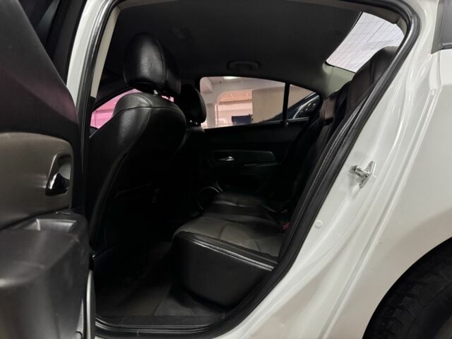 Білий Шевроле Круз, об'ємом двигуна 1.6 л та пробігом 111 тис. км за 6500 $, фото 7 на Automoto.ua