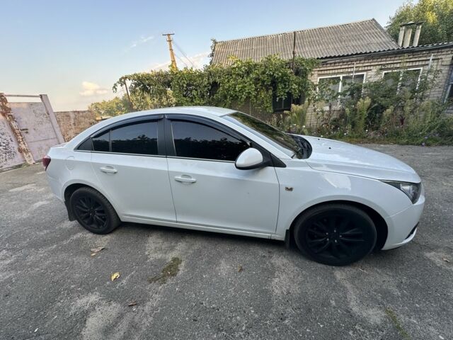 Білий Шевроле Круз, об'ємом двигуна 2 л та пробігом 237 тис. км за 6200 $, фото 4 на Automoto.ua