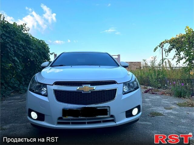 Білий Шевроле Круз, об'ємом двигуна 2 л та пробігом 0 тис. км за 6000 $, фото 3 на Automoto.ua