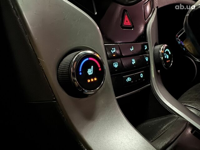 Белый Шевроле Круз, объемом двигателя 0 л и пробегом 111 тыс. км за 6500 $, фото 6 на Automoto.ua