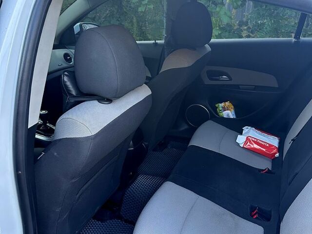 Білий Шевроле Круз, об'ємом двигуна 2 л та пробігом 0 тис. км за 6000 $, фото 6 на Automoto.ua