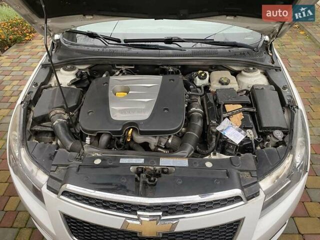 Білий Шевроле Круз, об'ємом двигуна 2 л та пробігом 180 тис. км за 7500 $, фото 22 на Automoto.ua