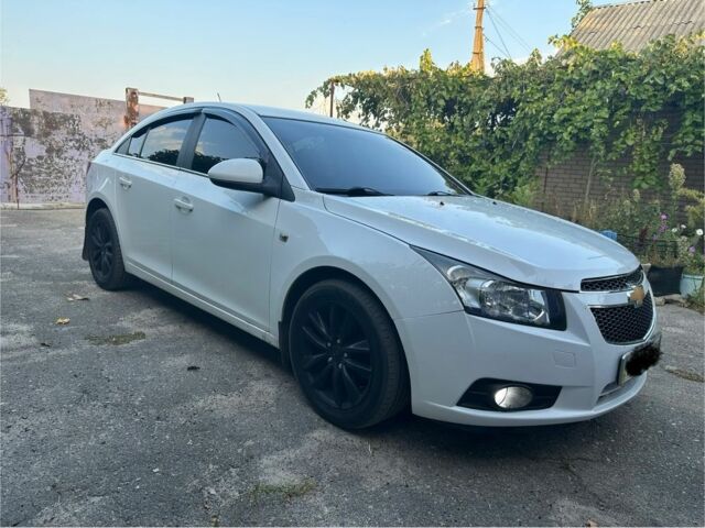 Белый Шевроле Круз, объемом двигателя 2 л и пробегом 237 тыс. км за 6200 $, фото 3 на Automoto.ua