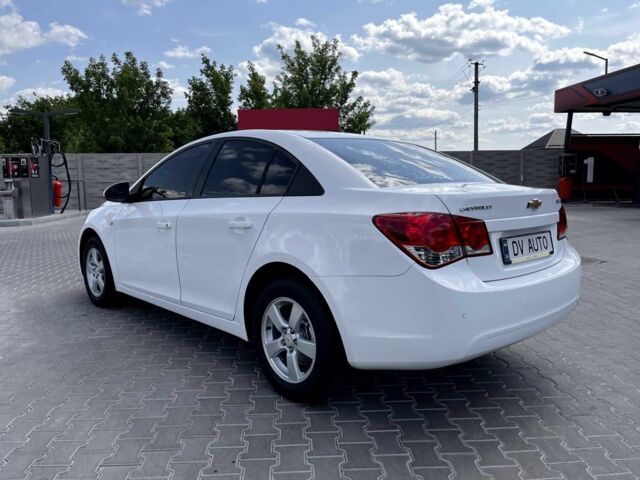Белый Шевроле Круз, объемом двигателя 1.6 л и пробегом 135 тыс. км за 6150 $, фото 2 на Automoto.ua