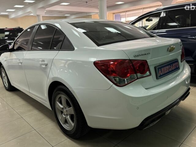 Белый Шевроле Круз, объемом двигателя 0 л и пробегом 111 тыс. км за 6500 $, фото 1 на Automoto.ua