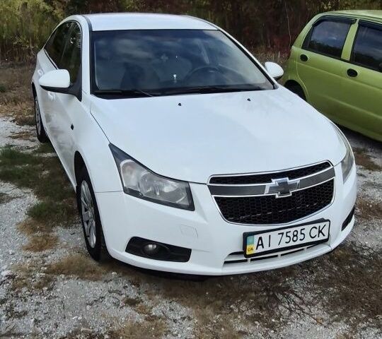 Белый Шевроле Круз, объемом двигателя 1.8 л и пробегом 187 тыс. км за 5600 $, фото 7 на Automoto.ua