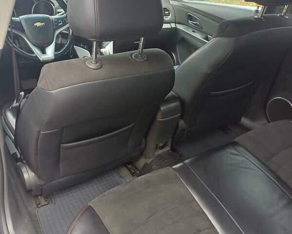 Белый Шевроле Круз, объемом двигателя 1.99 л и пробегом 231 тыс. км за 5800 $, фото 1 на Automoto.ua