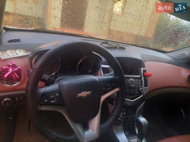 Белый Шевроле Круз, объемом двигателя 1.8 л и пробегом 205 тыс. км за 8500 $, фото 7 на Automoto.ua