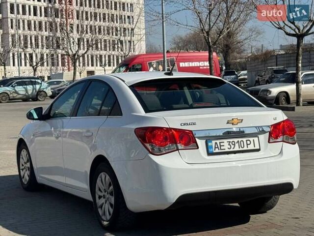 Белый Шевроле Круз, объемом двигателя 1.36 л и пробегом 240 тыс. км за 6800 $, фото 5 на Automoto.ua