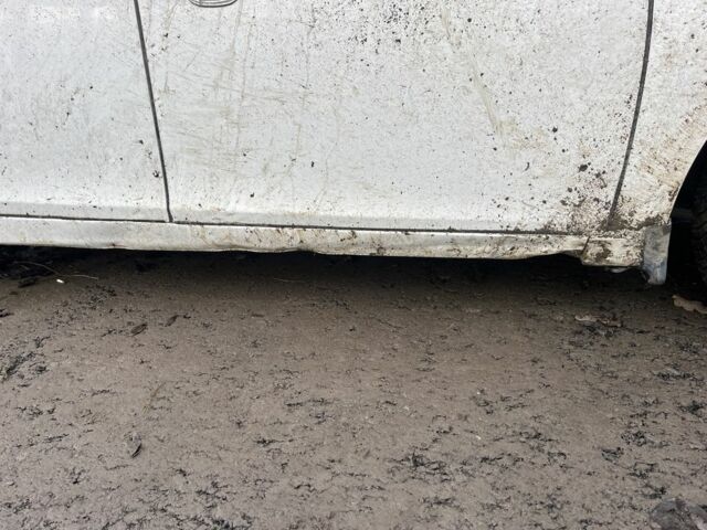 Білий Шевроле Круз, об'ємом двигуна 1.8 л та пробігом 205 тис. км за 3300 $, фото 5 на Automoto.ua