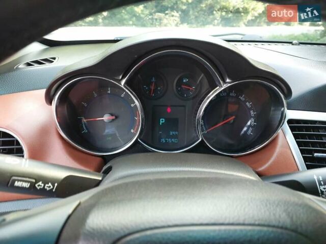 Белый Шевроле Круз, объемом двигателя 1.8 л и пробегом 157 тыс. км за 7400 $, фото 4 на Automoto.ua