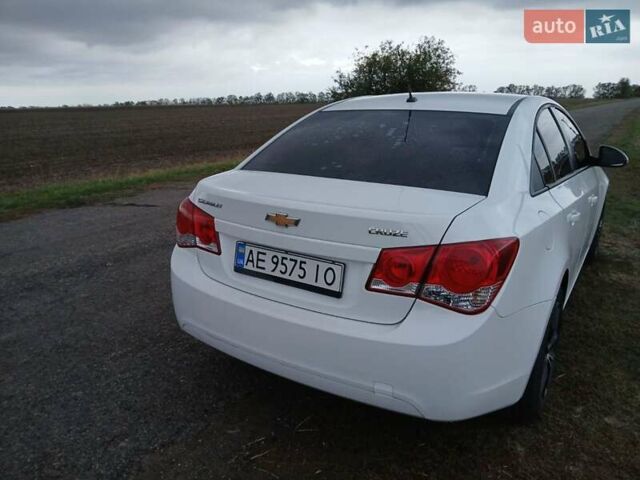 Белый Шевроле Круз, объемом двигателя 1.8 л и пробегом 280 тыс. км за 5800 $, фото 8 на Automoto.ua