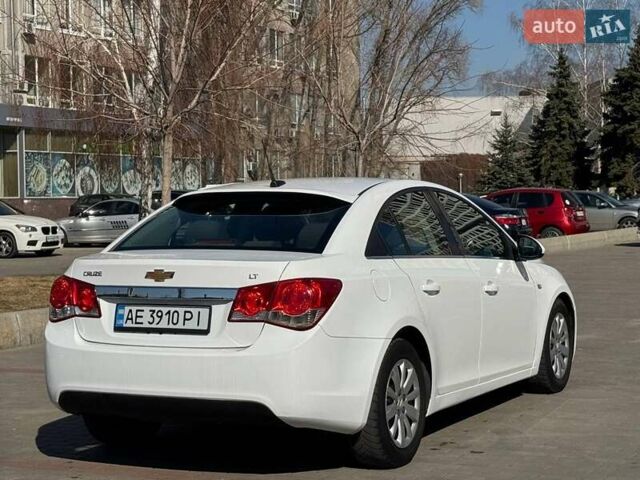 Белый Шевроле Круз, объемом двигателя 1.36 л и пробегом 240 тыс. км за 6800 $, фото 4 на Automoto.ua