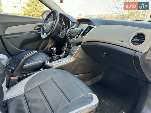 Білий Шевроле Круз, об'ємом двигуна 2 л та пробігом 186 тис. км за 6300 $, фото 14 на Automoto.ua