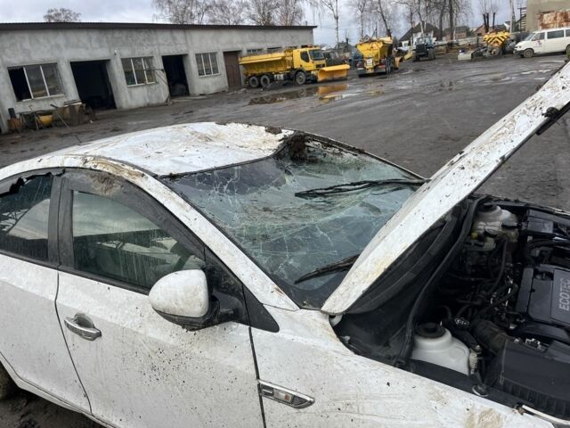 Білий Шевроле Круз, об'ємом двигуна 1.8 л та пробігом 205 тис. км за 3300 $, фото 6 на Automoto.ua