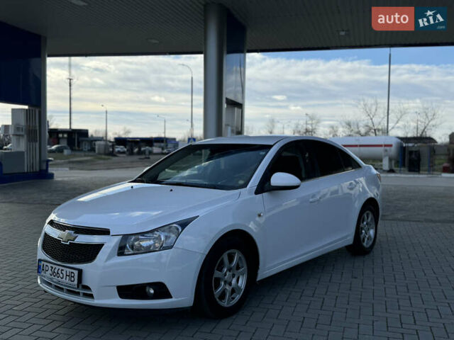 Білий Шевроле Круз, об'ємом двигуна 2 л та пробігом 186 тис. км за 6300 $, фото 2 на Automoto.ua