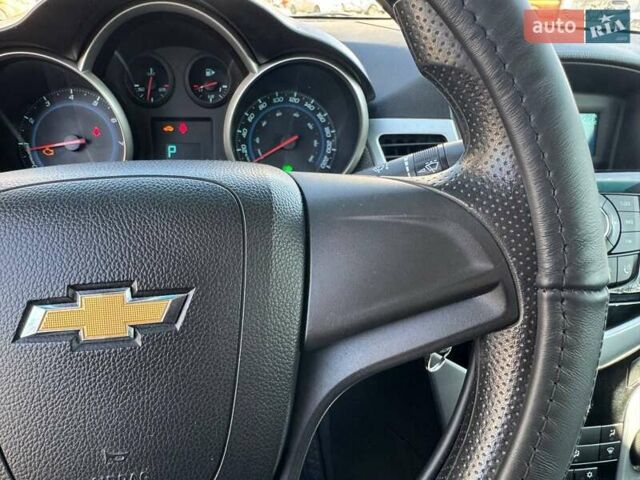 Белый Шевроле Круз, объемом двигателя 1.36 л и пробегом 240 тыс. км за 6800 $, фото 13 на Automoto.ua