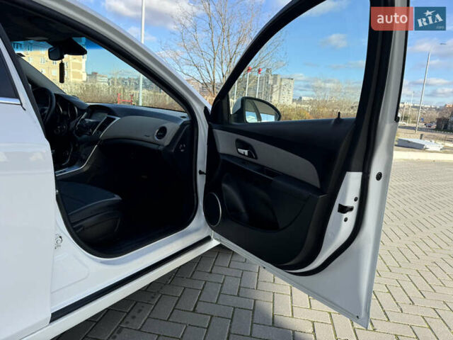 Білий Шевроле Круз, об'ємом двигуна 2 л та пробігом 186 тис. км за 6300 $, фото 12 на Automoto.ua