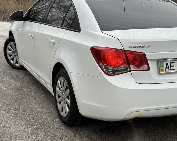 Белый Шевроле Круз, объемом двигателя 1.8 л и пробегом 250 тыс. км за 5700 $, фото 7 на Automoto.ua