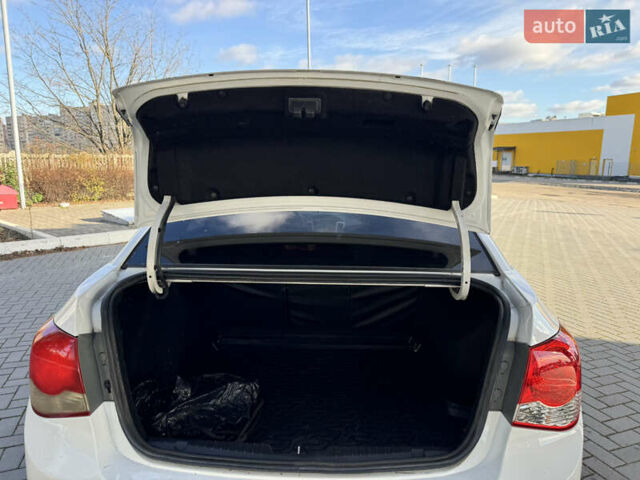 Білий Шевроле Круз, об'ємом двигуна 2 л та пробігом 186 тис. км за 6300 $, фото 16 на Automoto.ua