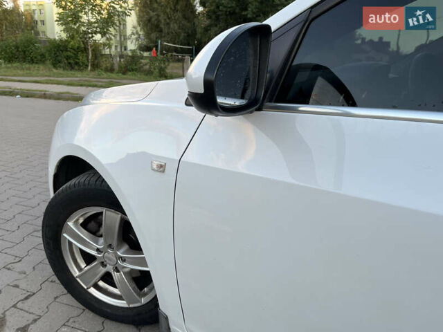 Білий Шевроле Круз, об'ємом двигуна 1.8 л та пробігом 171 тис. км за 7199 $, фото 5 на Automoto.ua