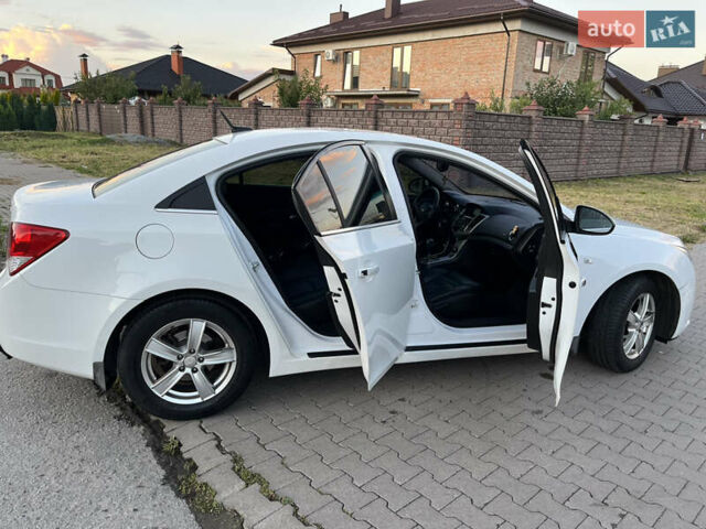 Білий Шевроле Круз, об'ємом двигуна 1.8 л та пробігом 171 тис. км за 7199 $, фото 31 на Automoto.ua