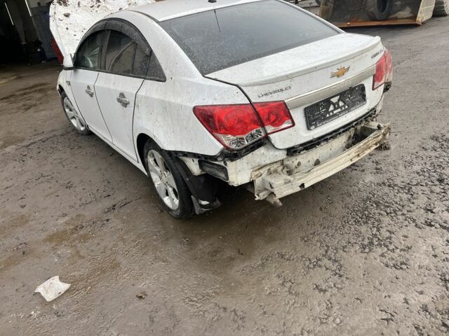 Білий Шевроле Круз, об'ємом двигуна 1.8 л та пробігом 205 тис. км за 3300 $, фото 2 на Automoto.ua