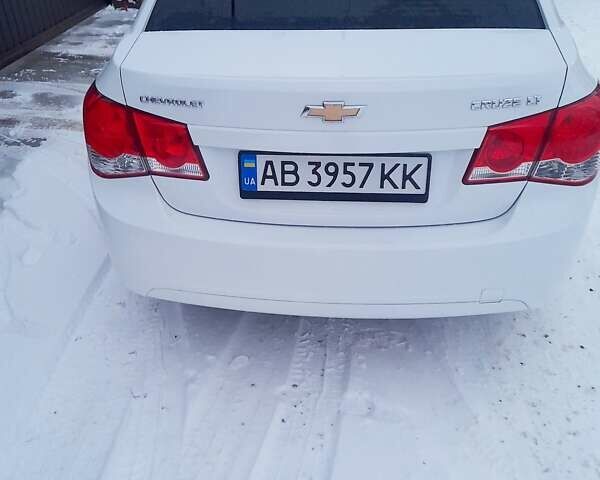 Белый Шевроле Круз, объемом двигателя 1.8 л и пробегом 160 тыс. км за 7100 $, фото 6 на Automoto.ua