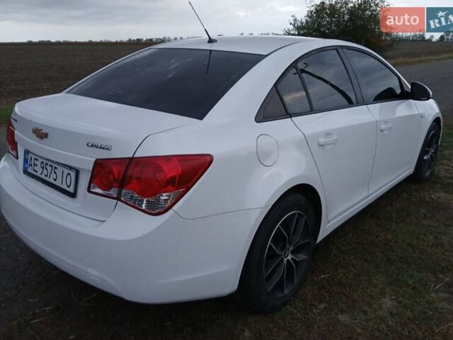 Белый Шевроле Круз, объемом двигателя 1.8 л и пробегом 280 тыс. км за 5800 $, фото 4 на Automoto.ua