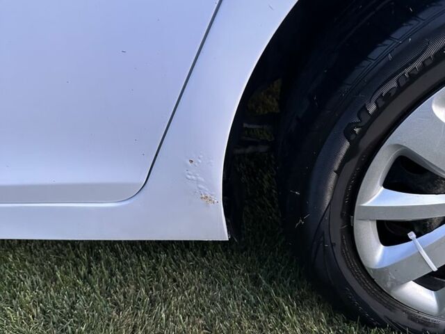 Белый Шевроле Круз, объемом двигателя 1.8 л и пробегом 300 тыс. км за 5700 $, фото 2 на Automoto.ua