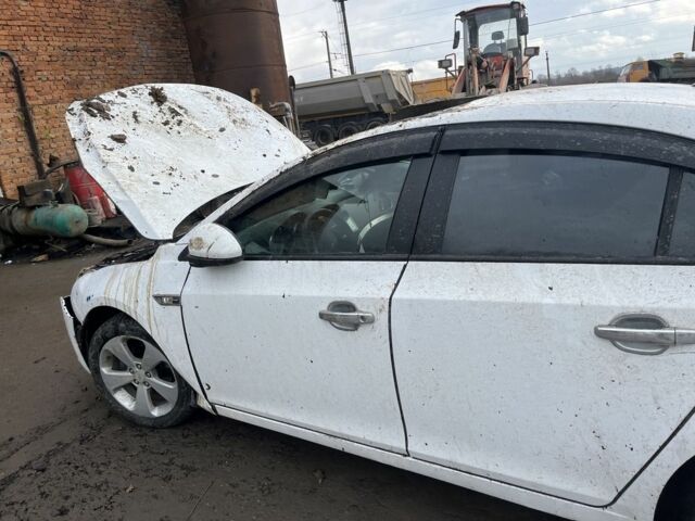 Білий Шевроле Круз, об'ємом двигуна 1.8 л та пробігом 205 тис. км за 3300 $, фото 3 на Automoto.ua