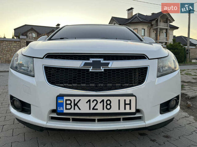 Білий Шевроле Круз, об'ємом двигуна 1.8 л та пробігом 171 тис. км за 7199 $, фото 3 на Automoto.ua