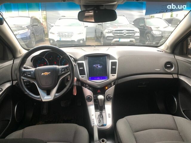 Белый Шевроле Круз, объемом двигателя 2 л и пробегом 212 тыс. км за 8190 $, фото 30 на Automoto.ua