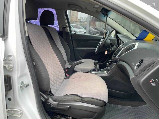 Білий Шевроле Круз, об'ємом двигуна 1.8 л та пробігом 168 тис. км за 7290 $, фото 11 на Automoto.ua