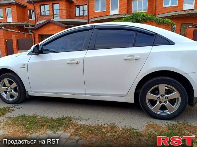 Білий Шевроле Круз, об'ємом двигуна 1.8 л та пробігом 250 тис. км за 6800 $, фото 8 на Automoto.ua