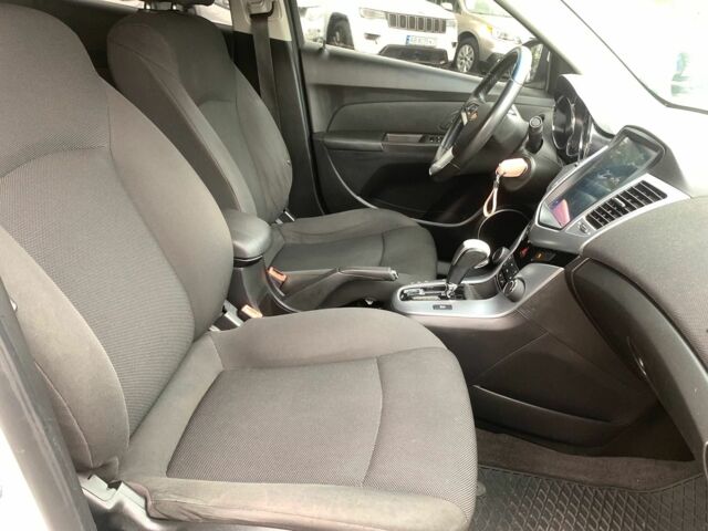 Белый Шевроле Круз, объемом двигателя 2 л и пробегом 212 тыс. км за 8190 $, фото 33 на Automoto.ua