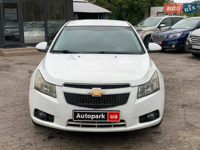 Белый Шевроле Круз, объемом двигателя 2 л и пробегом 212 тыс. км за 8190 $, фото 2 на Automoto.ua