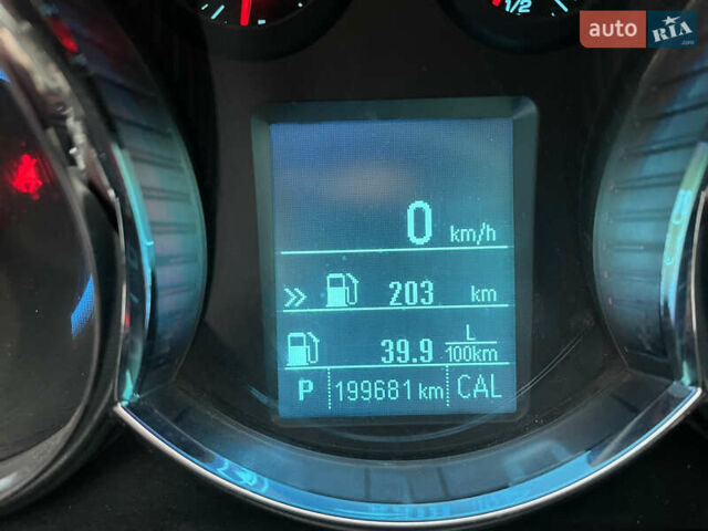 Белый Шевроле Круз, объемом двигателя 1.36 л и пробегом 199 тыс. км за 7000 $, фото 24 на Automoto.ua