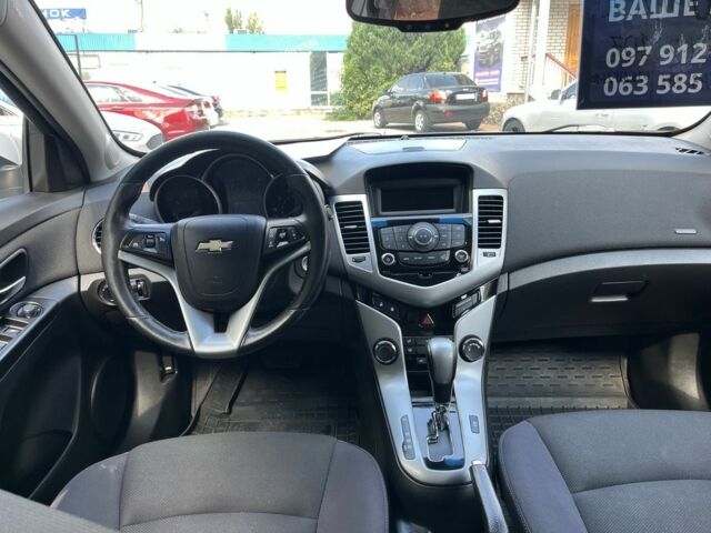 Белый Шевроле Круз, объемом двигателя 1.4 л и пробегом 179 тыс. км за 7200 $, фото 23 на Automoto.ua