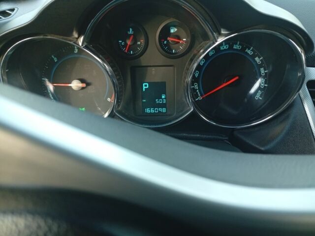 Белый Шевроле Круз, объемом двигателя 2 л и пробегом 166 тыс. км за 8000 $, фото 7 на Automoto.ua