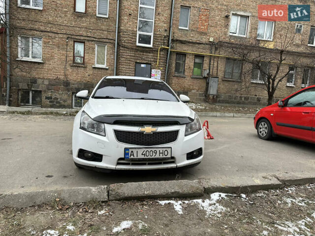 Білий Шевроле Круз, об'ємом двигуна 1.36 л та пробігом 285 тис. км за 6000 $, фото 1 на Automoto.ua