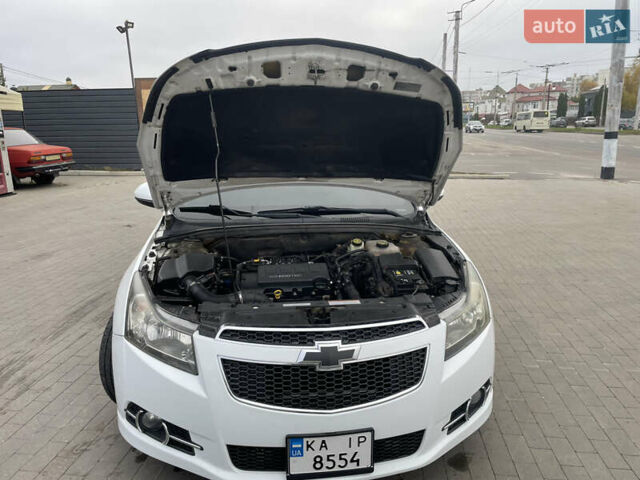Белый Шевроле Круз, объемом двигателя 1.36 л и пробегом 199 тыс. км за 7000 $, фото 18 на Automoto.ua