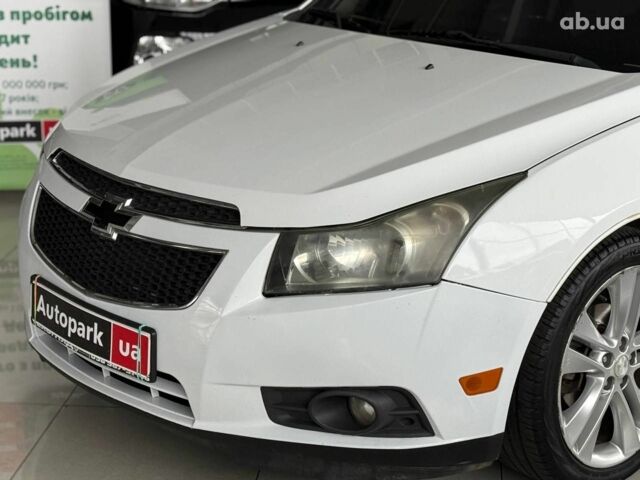 Белый Шевроле Круз, объемом двигателя 1.4 л и пробегом 258 тыс. км за 8140 $, фото 3 на Automoto.ua
