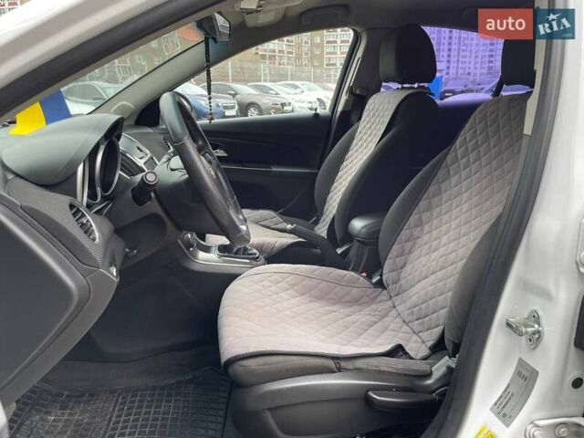 Білий Шевроле Круз, об'ємом двигуна 1.8 л та пробігом 168 тис. км за 7290 $, фото 8 на Automoto.ua