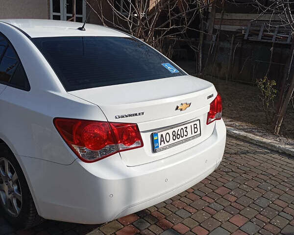 Белый Шевроле Круз, объемом двигателя 2 л и пробегом 270 тыс. км за 7750 $, фото 5 на Automoto.ua